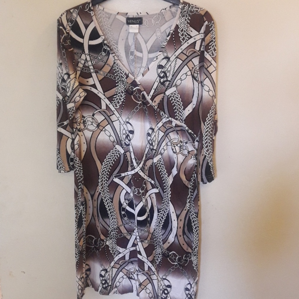 Dress - Picture 7 of 8